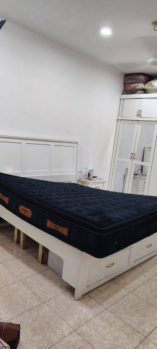 للبيع غرفة بحالة ممتازة ✨
نظيفة ومحافظة عليها، جاهزة للاستخدام مباشرة.
السعر مناسب وقابل للتفاوض.
الموقع: (شاطئ التاجي ).
للاستفسار والتفاصيل أكثر راسلوني خاص 📩


**إذا كنت صاحب هذا الإعلان وتريد حذفه لأي سبب، رجاءا أرسل رسالة إلى الدعم الفني**