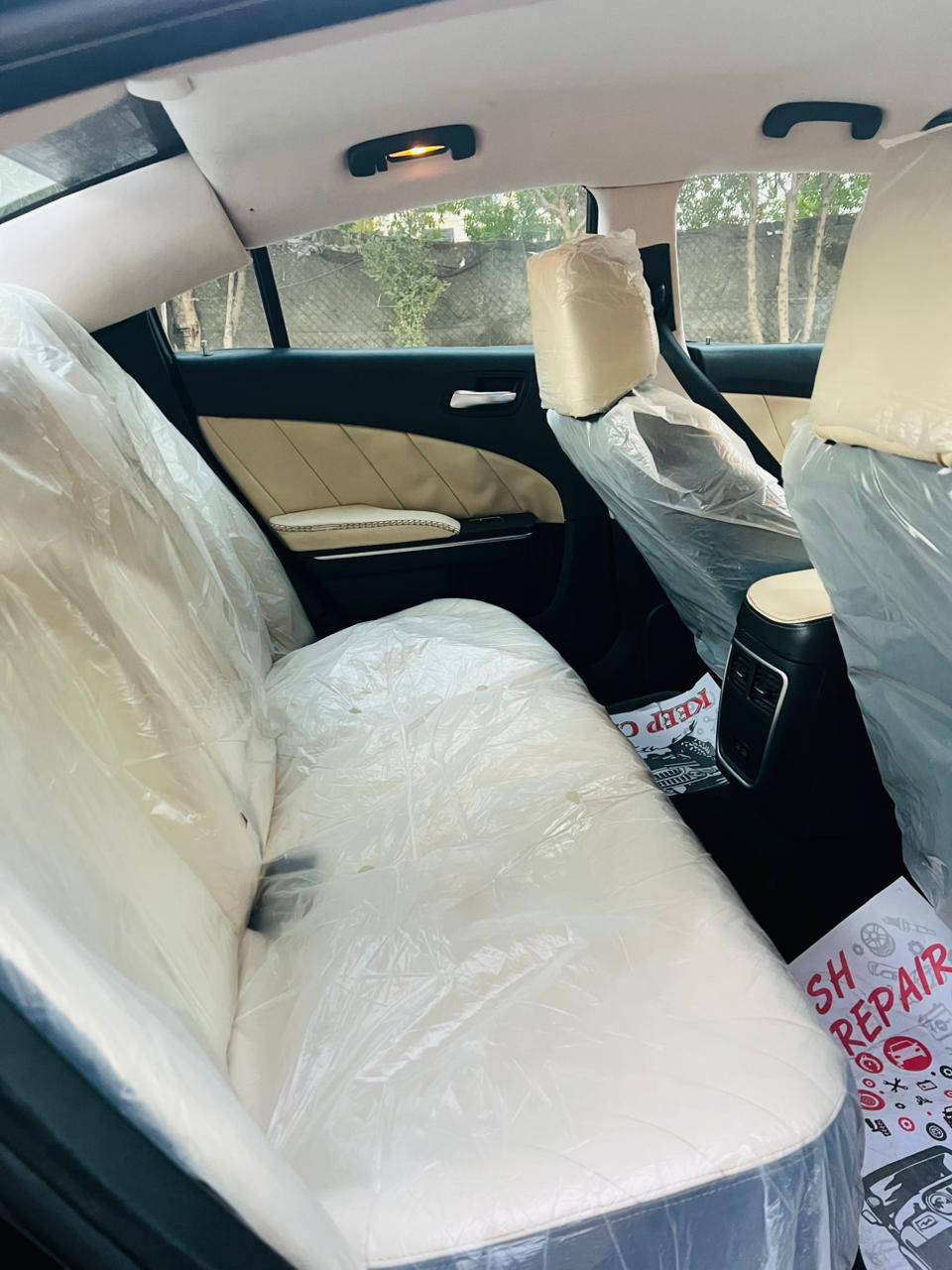 السلام عليكم للبيع موديل 15 سياره قطعتين بيها سعر 170 وبيها مجال سياره جديده ***********
