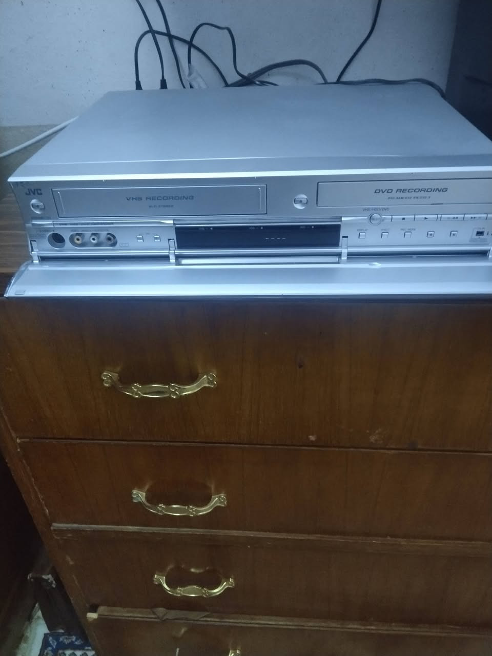 للبيع فيديو ودفيدي وهارد مشترك يوجد توصيل السعر ١٠٠ مكاني موصل


**إذا كنت صاحب هذا الإعلان وتريد حذفه لأي سبب، رجاءا أرسل رسالة إلى الدعم الفني**