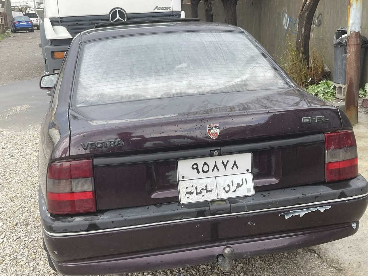 ئۆپڵ ڤیکترا ٩٢ کامل کردومە بە ٩٣ مەکینە ١٨ سڵایت گێڕ و مەکینەی بەشەرت سەنەوی ساڵێکە بەسەر چوە تەحویل وەکالە خرامە هەموی بەشەرت سەیارەکە توند و تۆڵە سەیارەی ماڵە هی مەعرەز نیە
شوێنم بازیانە 
***********
