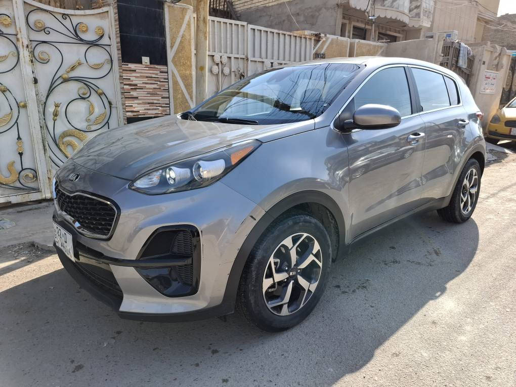 السلام عليكم للبيع او مراوس كيا سبورتج موديل ٢٠٢٢ 
كلين تايتل مكفوله من الحادث والصبغ ليبل واحد 
محرك ٢٤٠٠ وكير مكفولات من الفتح والعطل تبريد قطعتين ثلج رادارات شاشه كار بلي انظمه قياده تخم تاير جديد صدر امامي وخلفي ممتاز ارقام وهزه جديده بيها بارد باب خلفي على كد شبر فقط وطعجه بعدها ما مصلحه بالصندوك واضحه بالصور باقي السياره كفاله ماشية ٦٣ ميل السعر ١٨٨ وبيها مجال 
مكانها الدوره ابو دشير 
رقم الهاتف *********** بغداد, العراق
