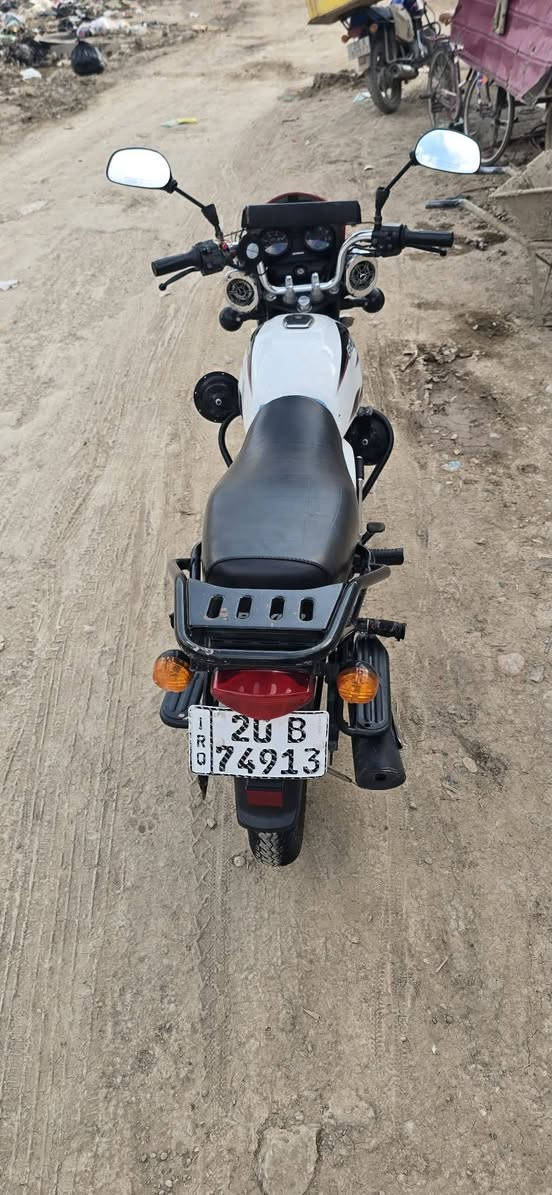 سلام عليكم بوكسر للبيع موديل 22)
مرقم مكاني ديالى بعكوبة 
***********
