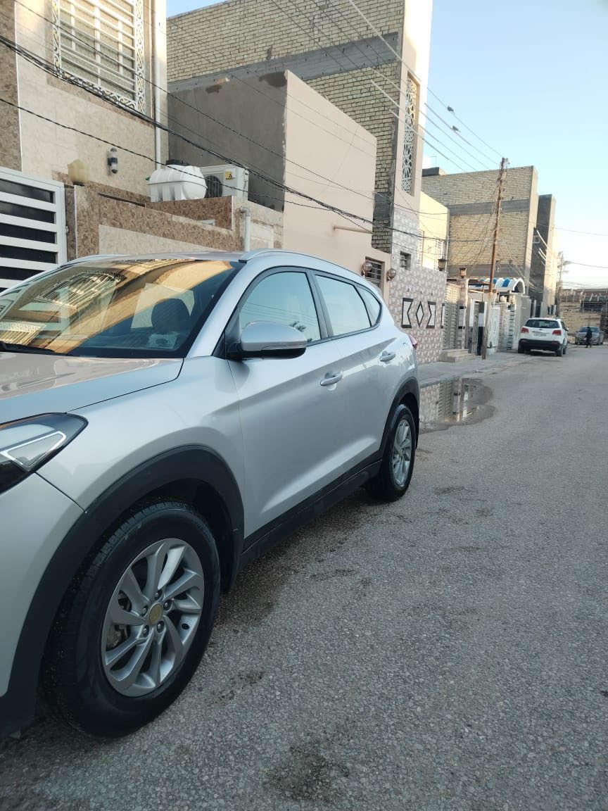 بسم الله الرحمن الرحيم

والصلاة على محمد واله وصحبة وسلم 

للبيع توسان ٢٠١٨ خليجي 
 وضعيات قيادة عدد ٣ ( ايكو  سبورت  كمفروت) لايت الامامي وخلفي LED حساسات امامية وخلفية ثلاجة بجكمجة تحكمات استيرن

ملاحظة السيارة مكفول من حادث فقط صبغ  اثر شخوط بدون معجون  وكير ومحرك بوضع شركة  

السعر ١٣٦$

مكان السيارة / النجف 
للتواصل / ***********
