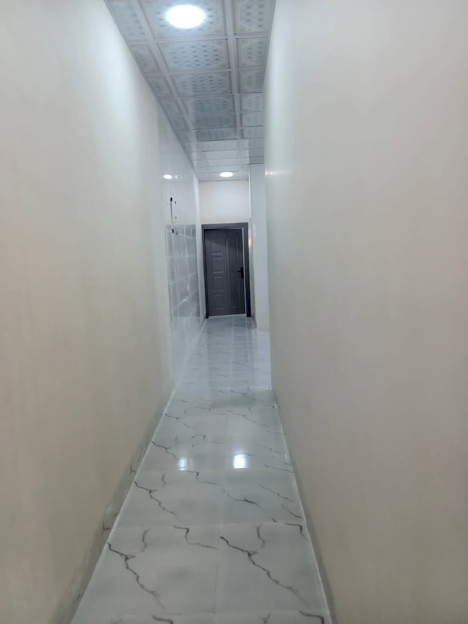 #اعلان
دار للبيع طابو صرف في منطقة ال ٥٥
مساحة ١٠٠ متر
رقم العقار ٥٥/٢٠٠٧
بناء حديث مثل ما موضح في الصور
السعر ٧١ مع مجال
للاستفسار الاتصال بالرقم ***********
او زيارة مكتب اق صو سايدين كوباني قرب صيدلية غصن زيتون
