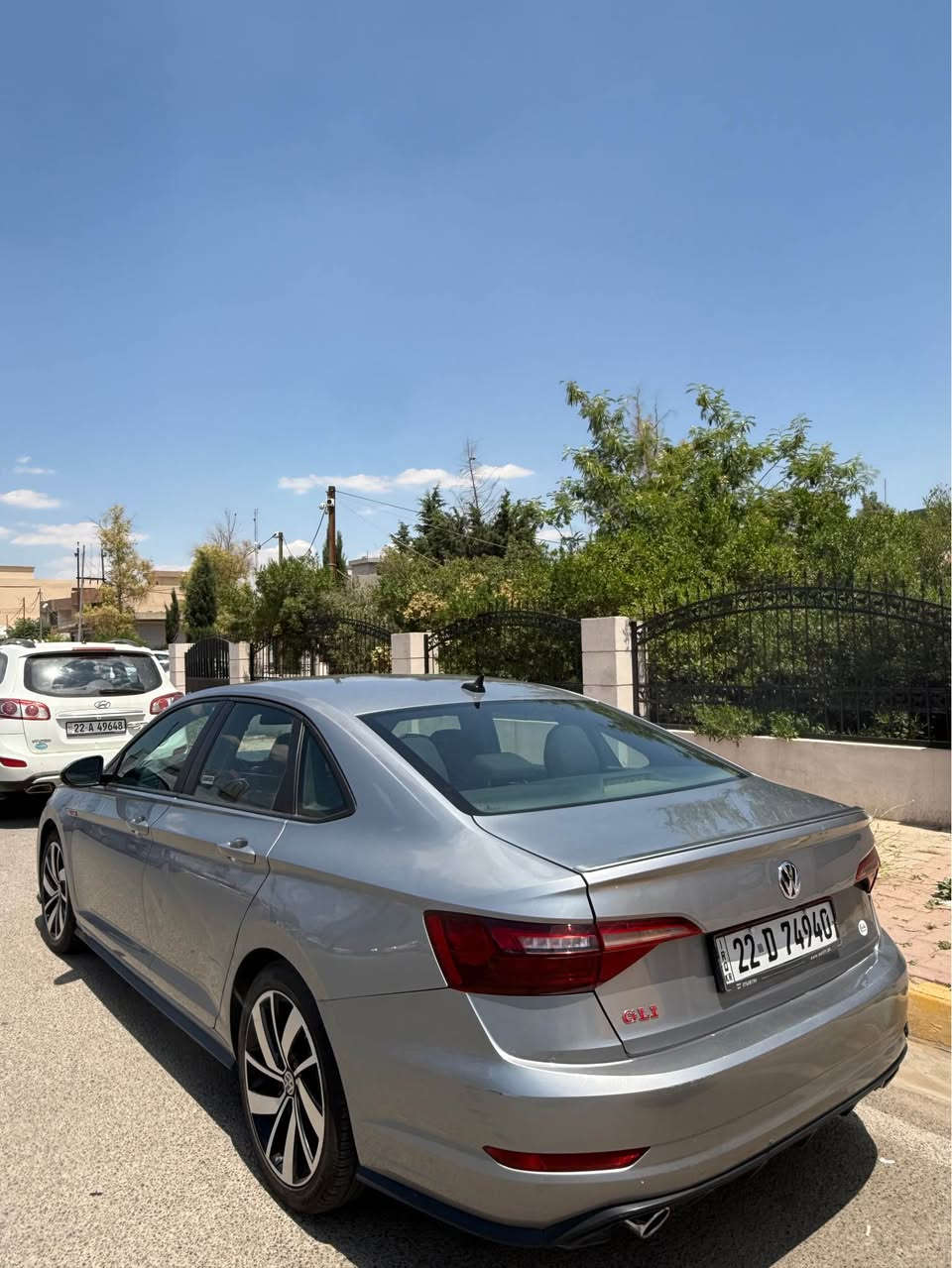 السلام عليكم جيتا gli اعلى فئة بلجيتا 
مراوس فقط جارجر جالنجر او غير سيارة حديث 

VOLKSWAGEN JETTA GLI 2020 

المواصفات:

-مكينة 20 توربو 🚀🔥

-كير دبل كلج 7 نمرات

-دشبول متغير 

-شاشه متصله

-بيفورمنس بكج الكتروني

-انارة محيطية بلادي متغير لون

- سستم صوت من Beats 28

-حساسات اماميه ونقطة عمياء 

-5 وضعيات قيادة 

-شفتات بلستيرن

-كشنات تدفئة
_هاندبرك حساس مع سكليتر 

-هاند بريد بصمة

وبعد بيها هواي مواصفات 

ضرر السيارهبونيت صبغ بدون دواخل بدون ايرباك صندوك مكان رقم شبر صبغ فقط ومكانتين صغار بارد 

رقم اربيل باسمي تحويل ثاني يوم 

مكان السيارة كركوك

*********** كركوك, العراق

