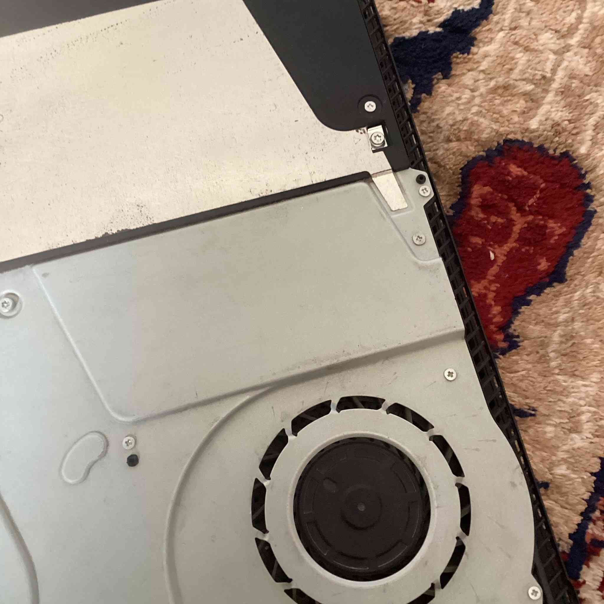 السلام عليكم 
عندي بلي فور مهكر نضام 11(دنكل)
لوك ستيكر لا مفتوح ولا مصلح مداخل صيانه ابداً 
البلي مآبي صوت ابداً 
البلي نضيف جداً  النضافه 100‎%‎
البلي ما بي اي خلل ولا اي شخط 
البلي نضيف بمعنى الكلمه 
يحتوي عله 2جوستكات
كيبل تشغيل
كيبل HD
للتواصل معي خاص (ماسنجر)

السعر :(365)الي يشهد مشتري ب 400
وبي مجال للشراي 
رجاءً إذا ماتشتري لا تراسلني 🩵.


**إذا كنت صاحب هذا الإعلان وتريد حذفه لأي سبب، رجاءا أرسل رسالة إلى الدعم الفني**