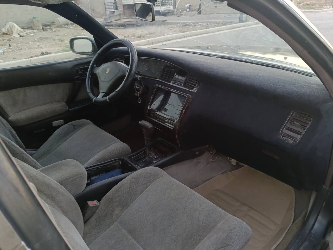 للبيع بطه منفصل رقم انكليزي نجف مكفولة كفالة عامة حتى من الطخه سنويه 31 هزه جديده گير محرك جديد لون زيتوني السعر 40 وبيها مجال رقم ***********
