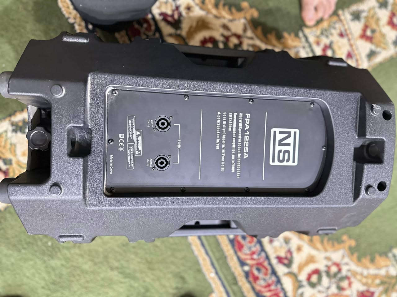 للبيع زوج سماعات ١٢ انج نظيفات مستعجلين على بيعهن الشراي خاص
***********
