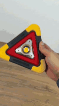 الاستخدامات  كشاف تحذيري للسيارات في حالات الطوارئ والتوقف المفاجئ على...