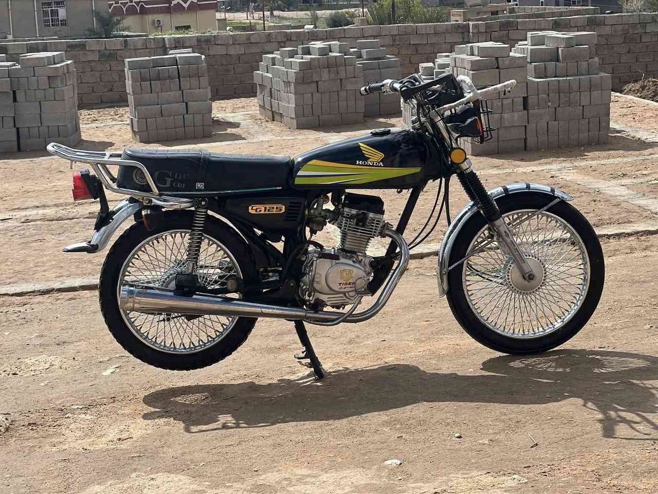 السلام عليكم مأطور تايكر للبيع شرط ما مفتوح نشاط فول شلعه فول السعر 500وبيه مجال قير متواجد خاص الشراي يتصل***********
