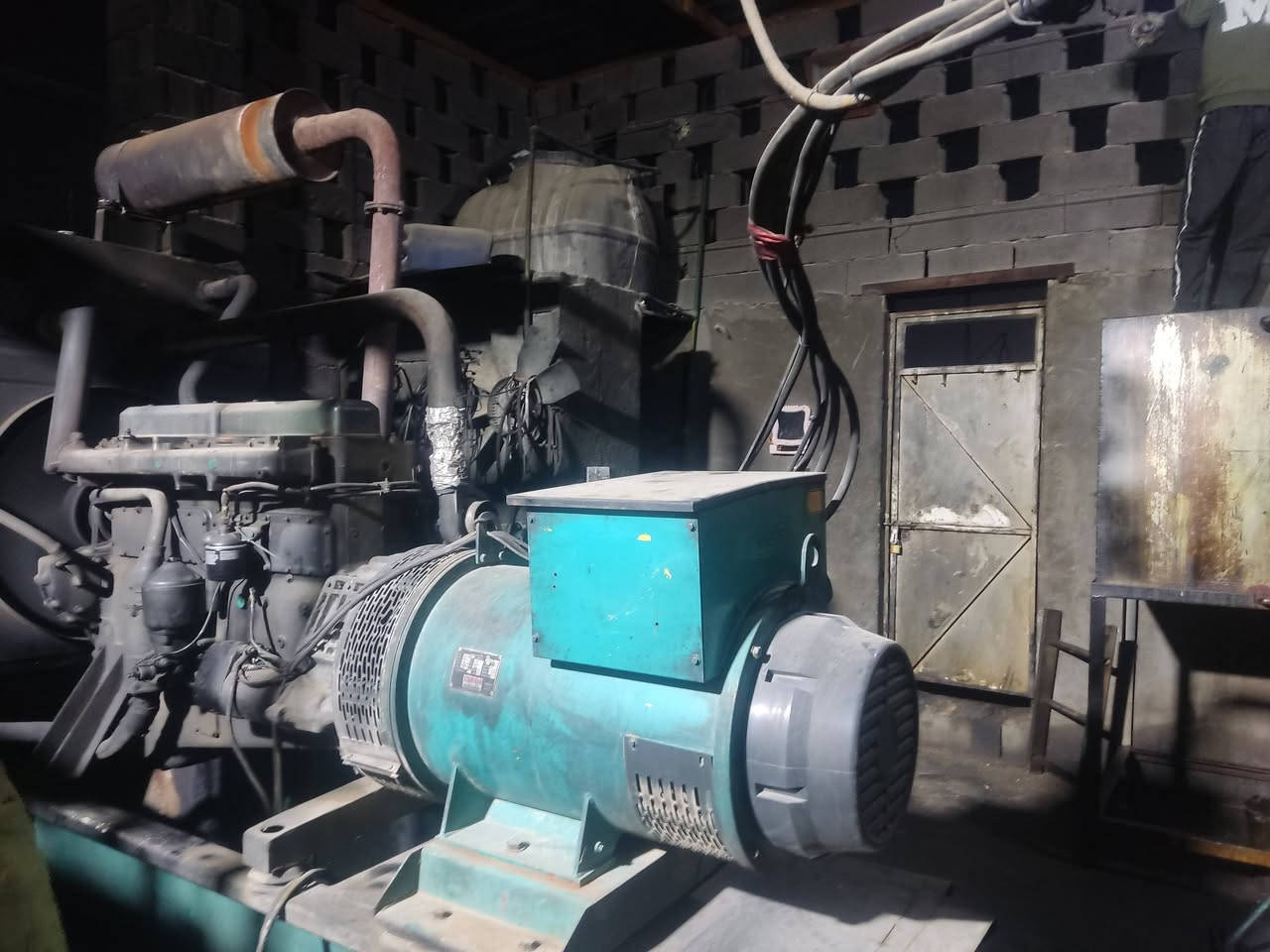 ام عليكم موقع للبيع  بي تانكيات عدد 3 وبي مكائن عدد 2 وحده 14 وحده 13 ثمانيه وثمانين ثنينهن  طبك جديد الكائن وربيات الله شاهد هسه طبكتهن كاع الموقع 100 متر ركن ويه الموقع مكانه دسيم قرب حجي هاشم  الحمل 725 هاتف *********** موقع حجي ريسان المحمداوي  السعر 6 شدات ونص 50 وبي مجال ومستعجل  عله بيعه لضروف خاصه بدون حصه
