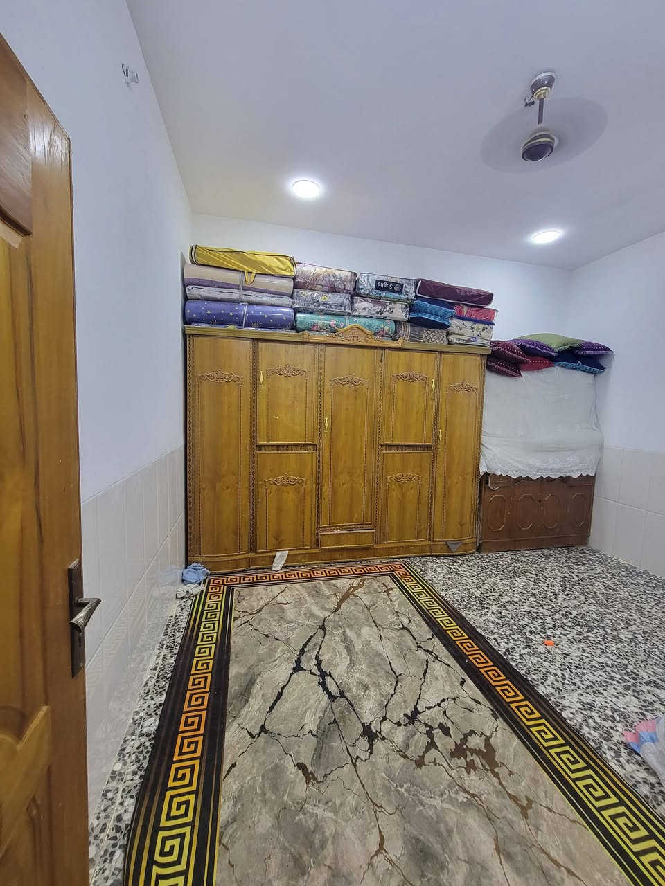 سلام عليكم دار للبيع م١٠٠طابق واحد
بظهر سيد محمد الصافي للإستفسار الاتصال على الرقم 
***********
