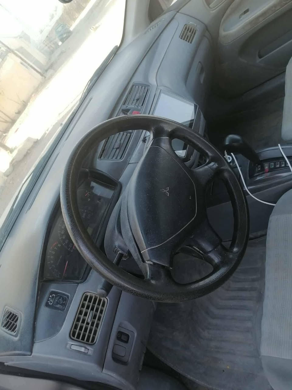 سيارة لانسر ميتسوبيشي 2006 مكينه 1600 كهربائيات جدد نظيفة صبغ عام جمالية بأسمي مداور ثاني يوم الرقم انكليزي
شاشة وكامرة خلفية گير اوتوماتيك 
مكينة وكير مكفولة جديد  
السعر 53 وبيها مجال حك الجية 
الديوانية التقية الثالثة
***********
