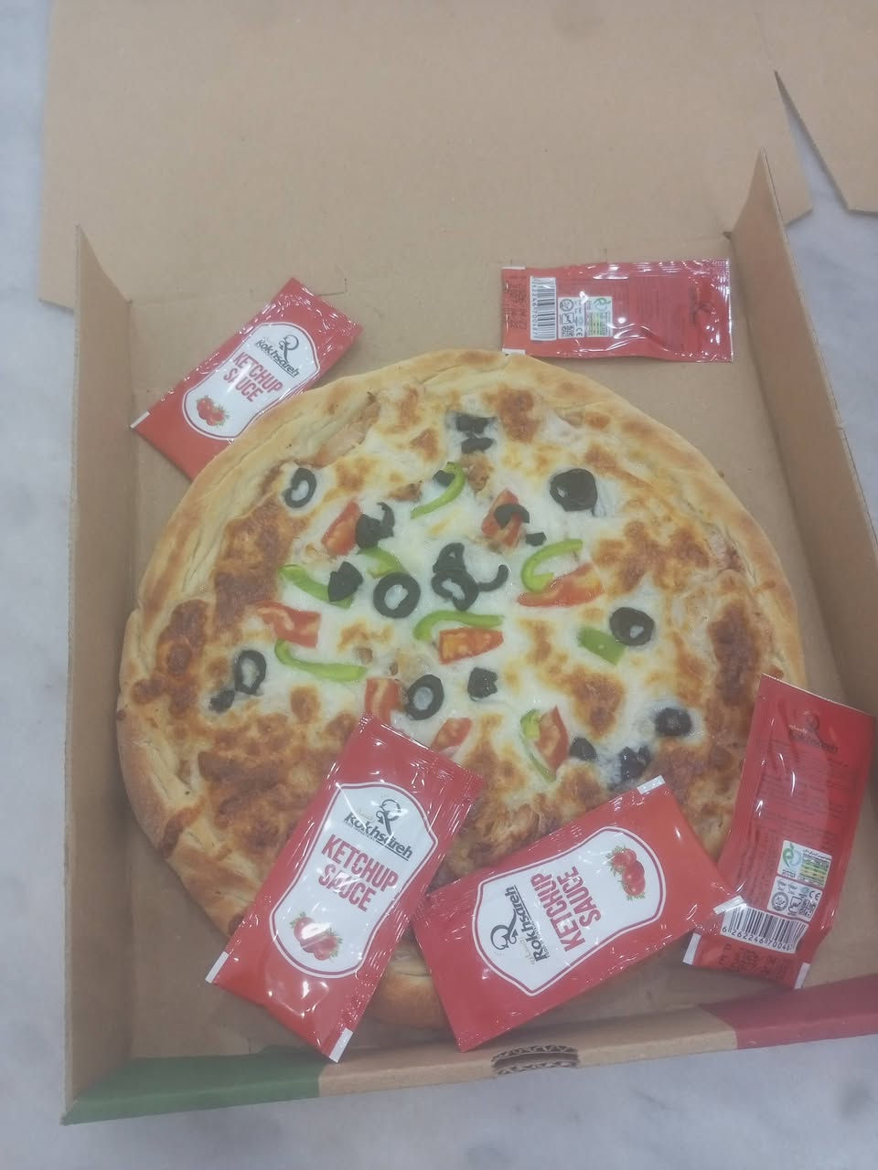 بسم الله الرحمن الرحيم
مطعم وماكولات شيك بركر
يوجد لديناء🧑‍🍳
بيتزاحجم صغير3🍕
بيتزا وصط/5🍕
بيتزه عائليه/7+10🍕
صاج دجاج+لحم🫔
بركر لحم 🍔
شاورمه دجاج🥙
من ل4 عصرآ ال12ليلآ ☀️
عنوان/ قبل نهاية #شارع30قرب #جامع_الحسنين 
#للطلب***********
#الجميع 
    مؤمل علي
