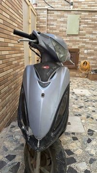 كامكو جي فور مفتوحه مره وحده   حتى معامله ترقيم بيها باقي بس كمركها وت...