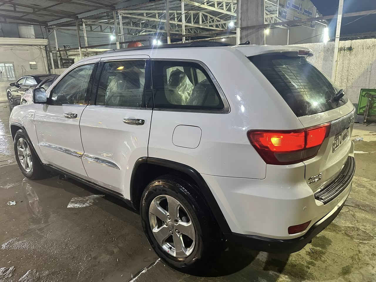 جيب ٢٠١٣ رقم بغداد خليجي صبغ بيه باب سايق ول وراه نصهن صبغ من نص وجوه وربع بنيد سياره كلش حلوه مكينه كير تبريد صدر نص عمر سياره ترايه حلو كشر حلو موصفات فتحه بصمه مكان سياره بعقوبه سعره كلش حلو ١٥٥  رقم صاحب سياره ***********
