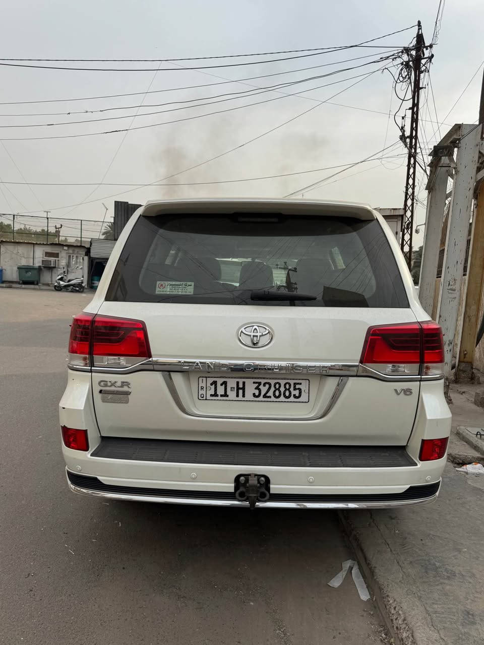 بسم الله السلام عليكم
للبيع لاندكروز موديل 2020 
فول مواصفات بريم اصلي ✅

المواصفات 
1 كشنات كهرباء 
2 داخل قرميد 
3شاشه كبيره 
4 ماشيه 100 الف حقيقي 
5 السياره مكفولة كفالة عامة فقط الصندق مبدل ببلادي
6 شاشه وصطيه مال بريم 
7 اربع كامرات 360
8 تشغيل عن بعد
9 محرك 6 سلندر 
10 صندوق كهرباء 
11 لايت زنون
12 تحكم سرعة
13 بانوراما
14 - 6سلندر
15 مكفولة كفالة عامة من الصبغ والبارد
16 فور ويل
17 مري شفط
18 حساس امامي خلفي
19 تحكم ستيرن 
وبعد بيها مواصفات هواي 

السيارة فول 1/1 

عنوان السياره الكراده 
ما متواجد بلفيس اتصل وبيك خير وتدلل واتساب هم 
موجود 
تحويل مباشر باسمي السياره ✅
السعر 540 ورقه يعني 5 شدات او 40 ورقه
*********** بغداد, العراق
