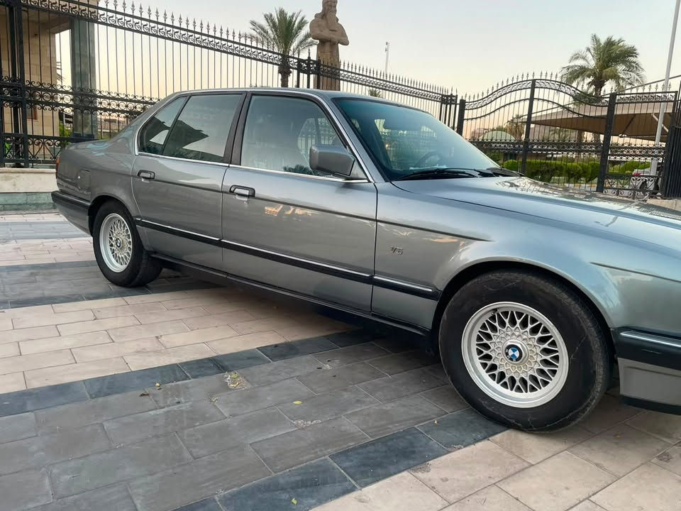 سلام عليكم للبيع ٧٣٥ بلاديه فقط صبغ عام لجماليه 
موديله ١٩٩٢ كلشي شغال بيه تبريد ثلج 
السعر ٥٧ ورقه وبيه مجال بسيط 
للاستفسار ‭***********‬
