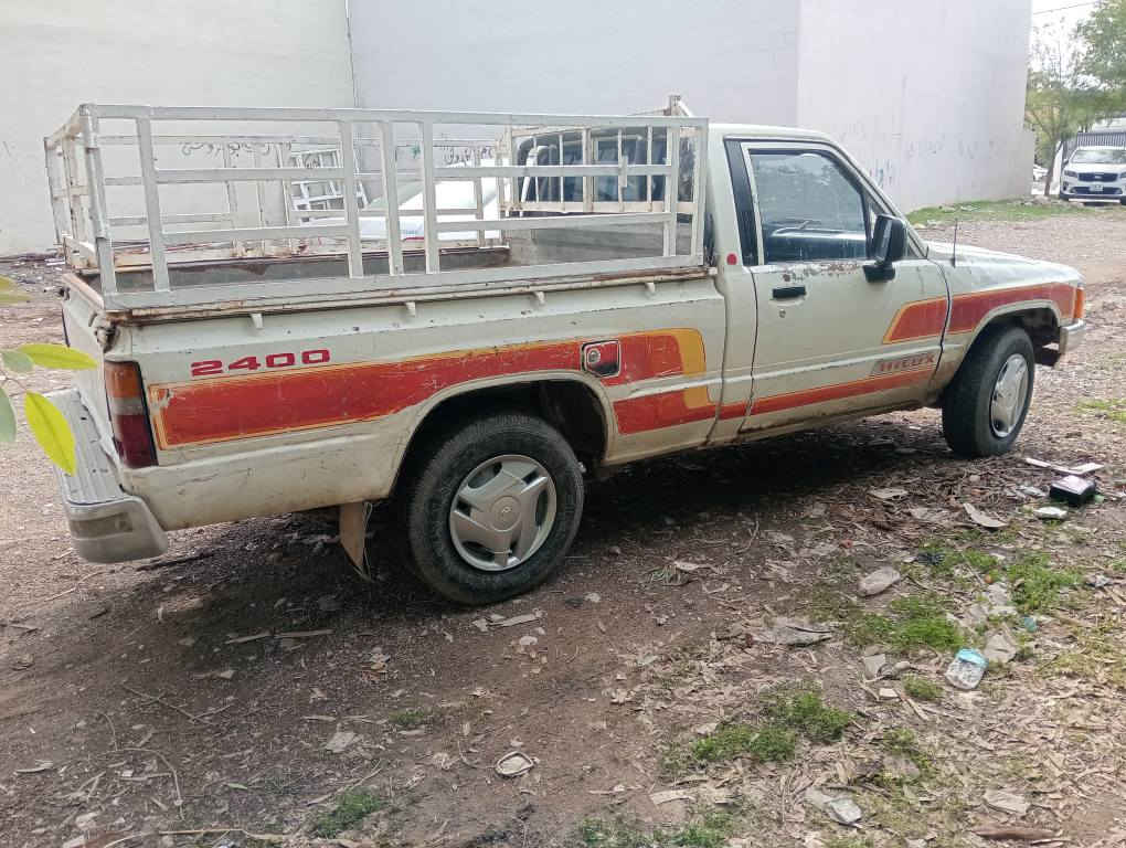 هاي بيكم 88 ابيع عنده سنويه عسل قديم ابيع راعيه مات ابيع فحم 28 ورقه معامله مكان كلار تابع سليمانيه 
محرك كير شرط كوله بلادي مامصبوخ 
***********
