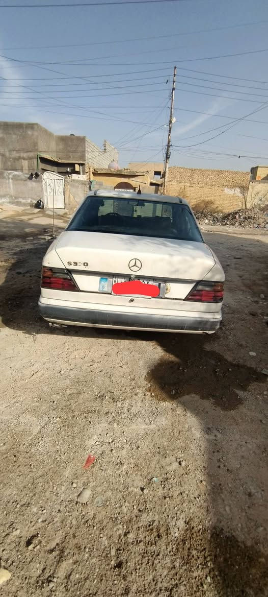 السلام عليكم سياره مارسدس دوب للبيع موديل 85 مكاني بغداد السعر 30 وبيهة مجال الرقم ***********
