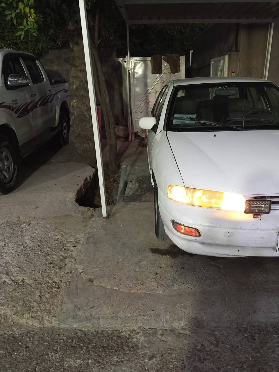 من رخصت مدير الكروب كيا سيفيا مديل 95 سيارة رقم ديالى جاهزة مكينة مال حاويا تخم تاير داخل جديد تبريد كامل بس يراد بس غاز حائز ثالث شرط وكاله سعر ( 17 ) شوية بيها مجال  عنوان ديالى بعقوبة   للستفسار *********** / ***********
