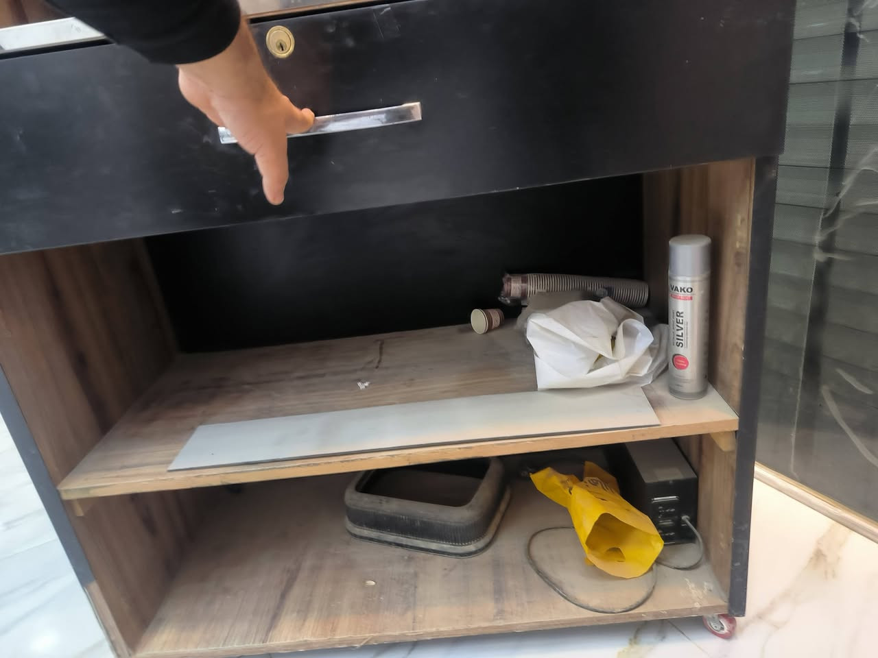 كاشير مطعم او اي شي هوه و كرسي مالته بعد جديد بس تراب علي البيع سعر 85  ***********
