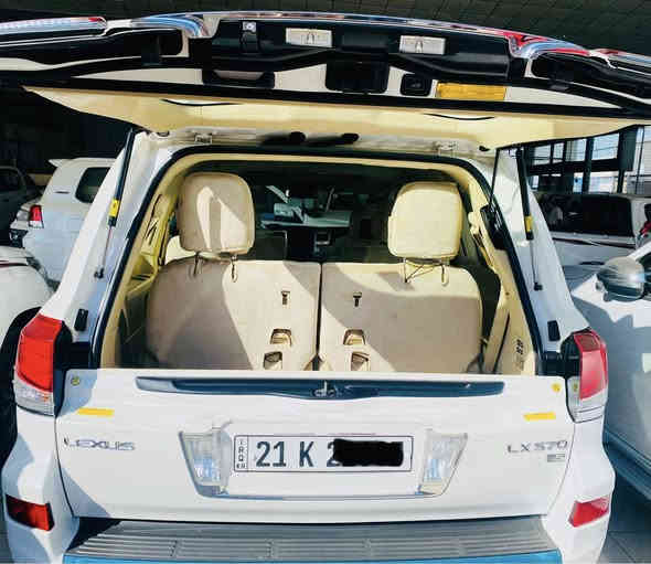 السلام عليكم
لكزز 2013مكفوله كفاله عامه من تبديل وصبغ عد الهلال الخلفي شبر كارت ومكانين PDR صغار

LX 570 SPORT
خليجي بريم 
فووول مواصفات  كشنات جلد
تدفئه تبريد الاماميات والخلفيات تدفئه وكهرباء
تبريد 3 قطع منفصل تحكم خلفي
محرك 5700//V8 مامفتوع فول ١/١ جنطه كهرباء كامره خلفيه
حساس امامي خلفي 
كراسي الاخيره كهرباء  شاشه عدد ٢ خلفيه 
ستيرن كهرباء 
جكات و رادار

السعر ٣٩٥ ورقه للاتصال *********** بي واتساب
