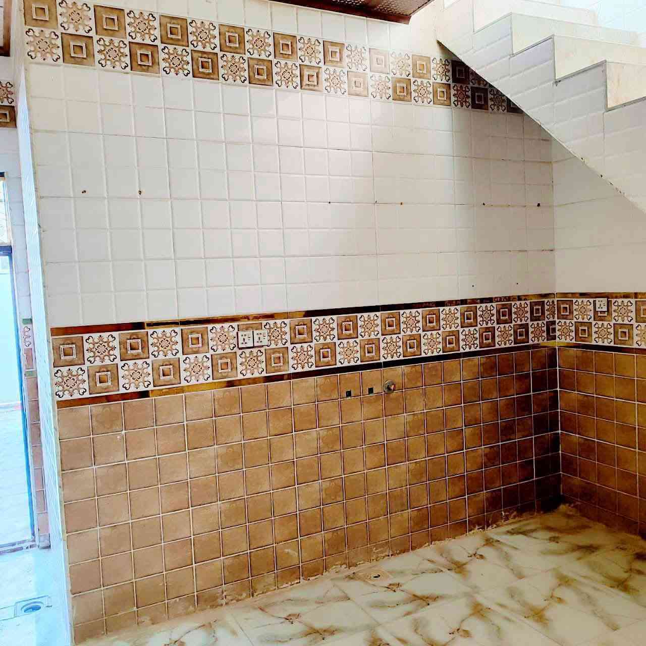 يا الله بيت لليجار 100م سعر اليجار 200الف 

البيت يحتوي 
العنوان نجف الاشرف
 مقابل قرية الغدير الاولى شارع الصب عمود 270 للستفسار
***********
