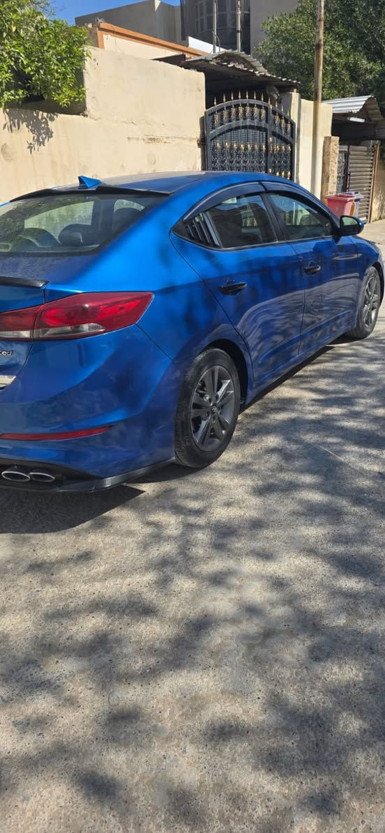 سلام عليكم .. النترا ٢٠١٨ لمتد ضرر امريكا جدا خفيف اشوية بالصندوك يم الرقم صبغ فقط وجه الصندوق مثل ما موضح بالصور  وبالعراق صار بيهة اشوية صبغ باب السايق  ومكينة بلادية ما مفتوحة .. مواصفات بصمة وفتحة وكشنات تدفئة واشاير ترحيب وتبريد شاشة مناخي ورادارات ومرآة تعتيم كهربائي .. السعر ١٣٥ وبيهة مجال شرط التحويل***********
