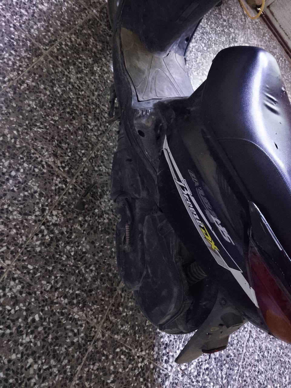 السلام عليكم دراجه بريز كهربائياته شغاله مكينه بيه لاستيك ولف دراجه نضيفه مكان شعب الجمعيات سعر400 وبيها مجال ***********
