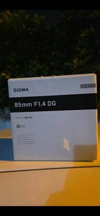 للبيع • عدسة ٨٥مم • نيكون