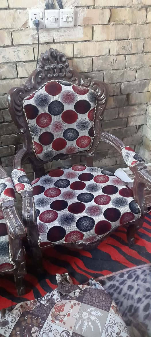 السلام عليكم عندي تخم للبيع  2 قنفات و4 كراسي مابيهن ضرر العنوان بغداد الجديده للاستفسار خاص


**إذا كنت صاحب هذا الإعلان وتريد حذفه لأي سبب، رجاءا أرسل رسالة إلى الدعم الفني**