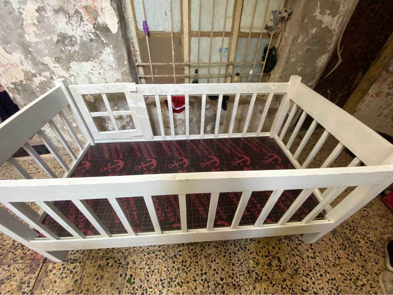 سلام عليكم چربايه (سرير) تسگام اصلي حجم كبير جديدة مامستخدمه وزن ثقيل للبيع السعر 125 *********** متواجد واتساب وماسنجر عنواني ميسان شارع دجلة عمارة, ميسان
