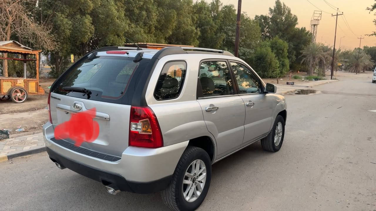 سلام عليكم للبيع سبورتج 2010سياره كلش جديده صدر أمامي خلفي جديد تبريد ثلج مكينه كير كله جديد خليجي صور سونر بالمنشور سياره مشايه 92حقيقي على وضع الشركه كلها شغاله رقم جديد سنوية بسمي السعر 117بيها مجال مكاني الكرخ ***********
