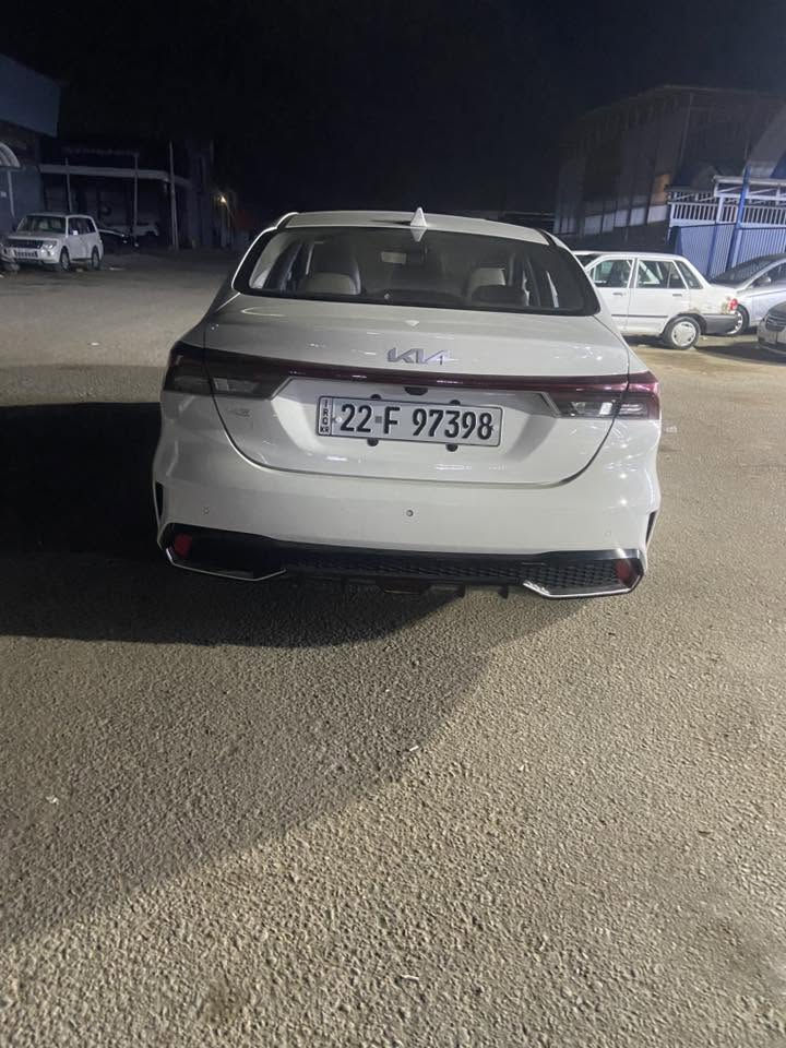 السلام عليكم كي اثري موديل 2024 فول رادار كشن كهرباء ماشيه 33 كفاله عامه تريد وكاله تريد تحويل السعر 148 بيه مجال ***********
