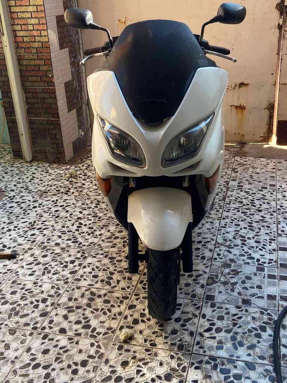 فورزا 09 مكينه بيها طابوكه صالنصه رياضي كفرات بلاد مابيهن قطره صبغ السعر 850 وبيها مجال مكانها كوت حي الحكيم ***********
