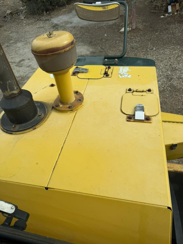 السلام عليكم شفل كاوسكي حجم 50ZA كير مكانيك تبريد بلادي عدد الساعات 2000h دخول جديد للعراق شفل بحالة زيرو العنوان واسط الصويرة ***********
