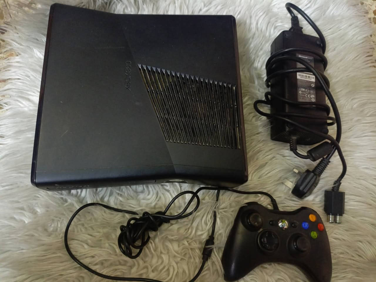 ((اكـس بوكس 360 🎮 ))
 يحتوي على اكثر من 140 لعبة✅
جودة عاليه HD✅
تأتي مع الجهاز وحده تحكم واحده✅

السعر 110الف 
*متوفره خدمة توصيل 

للتواصل على الرقم 
***********
