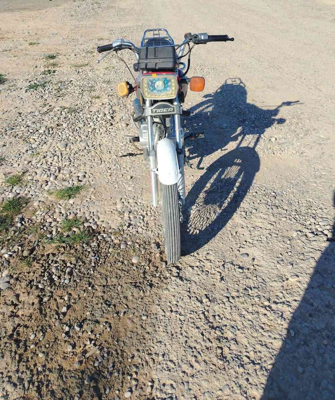 السلام عليكم دراجه للبيع سعر مناسب ***********
