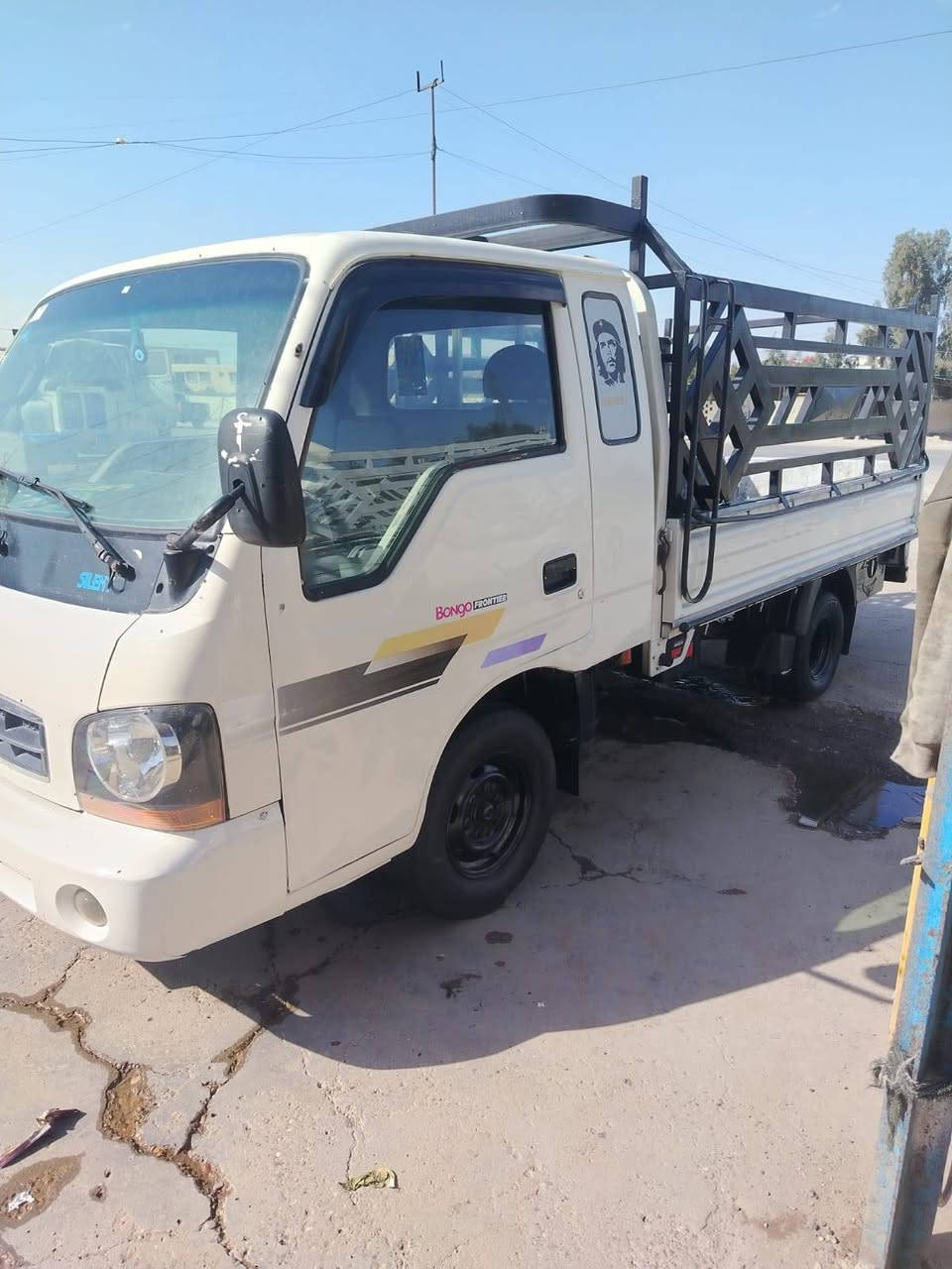 الساام عليكم كيه ام عيون 2002كير مكينه جديد تخم تاير جديد مكفوله من الكص حداده كهربائيات كله جديده رقمه بغداد السعر 73وبيه مجال قليل رقم الهاتف ***********
