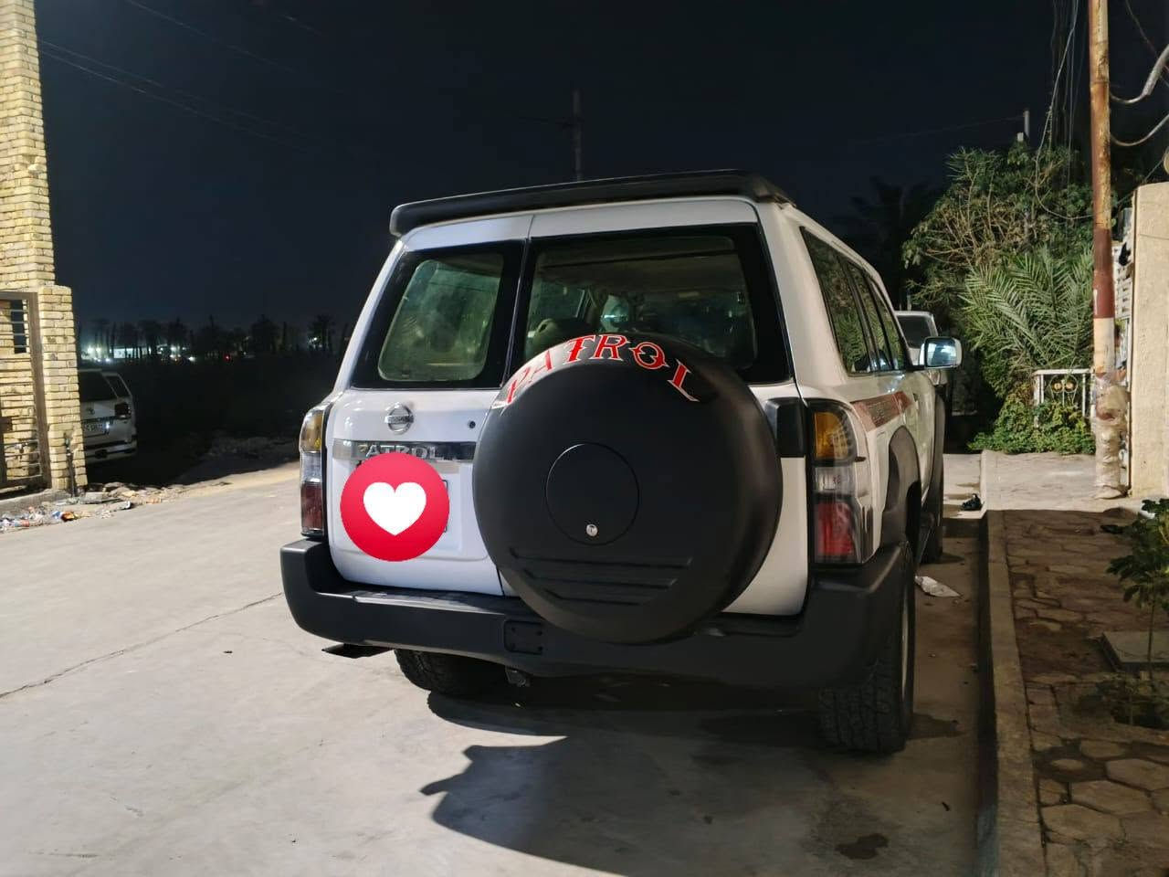نيسان باترول 4800 رقم شرط تحويل
تخم تاير جديد
صدر جديد 
دوشمه جديده
كامرات امامي خلفي
كهربائيات كله شغاله 
لوكير شغال 
مكينه كير مكفولات 
السعر 130بيه مجال
***********
