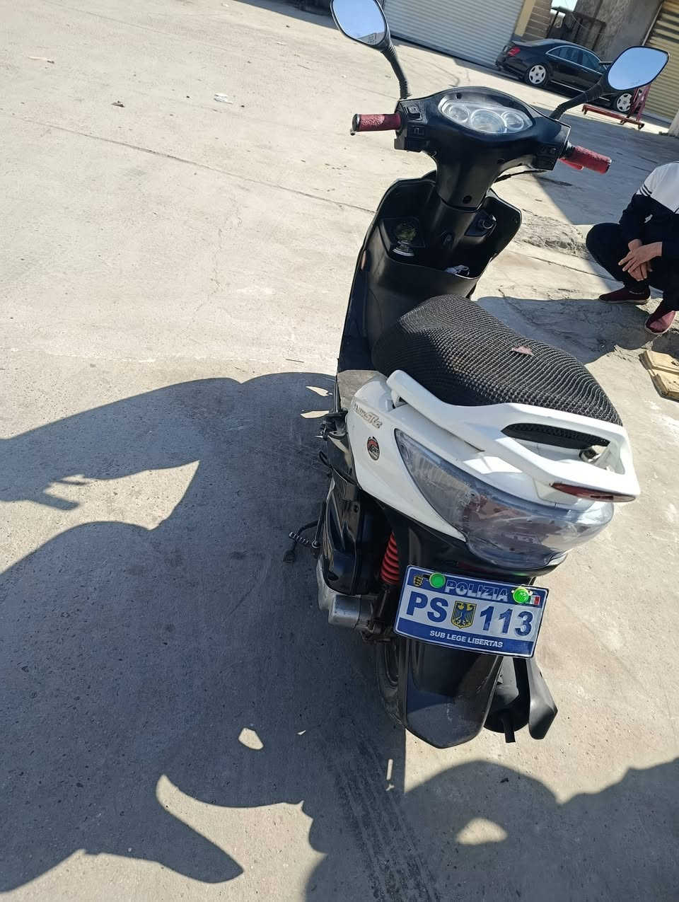 السلام عليكم دارجه  كايمكو  للبيع السعر 350 الف وبي مجال بسيط الاتصال  على الرقم ***********
