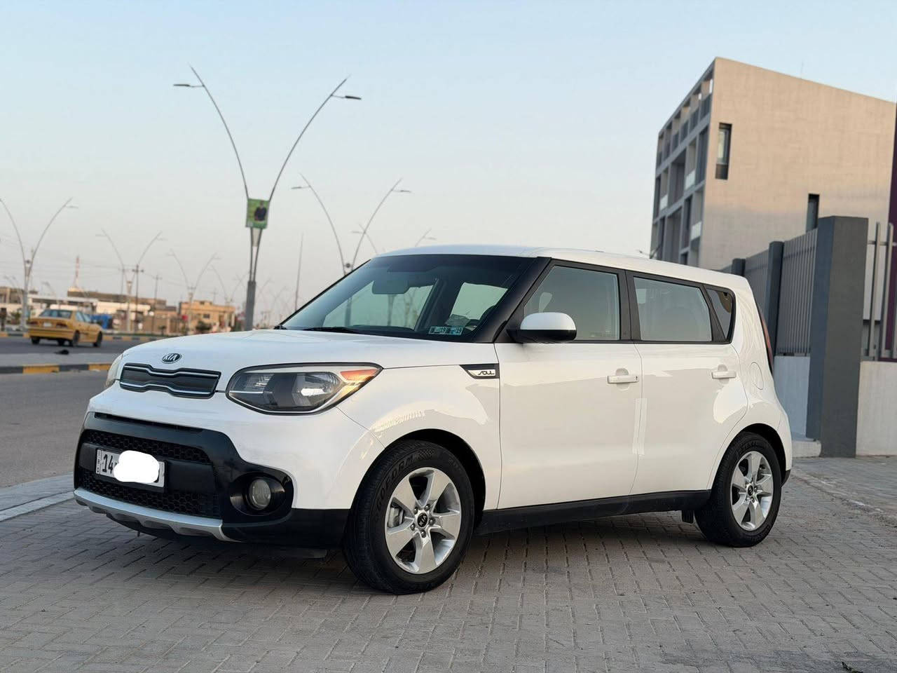 كيا صول موديل 2018
رقم بصره تحويل ارقام وسنويه جدد(بسمي
وارد امريكي ضررها موضح بلصور
 جاهزه السياره تبريد كير محرك حداديه تايرات محرك 1600 ((﴿﴿مكلف بنشر ﴾))))))
ماشيه 47m
مكاني بصره
شراي يخابر
***********
