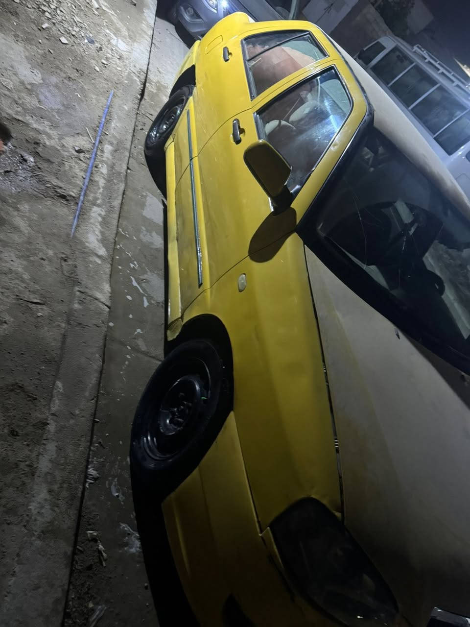 سلام عليكم سياره شيري كوين  مديل 2009 محور كير ومكينه كولاه سياره كامله من كلشي تبريد بس غاز صدر امامي بل صندوك باتري جديد تايرات نضاف سياره بسمي سنويه حد 30 سياره مصفره هيئه وغرامات سياره سعره 32 وبيه مجال مكان سياره بغداد ***********
