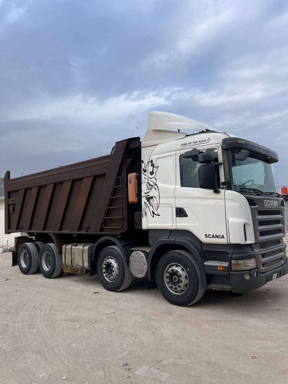 السلام عليكم   سياره عكرب بلادي منافيس ٢٠١٠ مكينه ٤٢٠ انجكسن كير  ١٠٠٠  كلج اوتماتيك  مجموعه ورده تخم تاير  جديده  كل نقص مابيها عنوان بصره  ***********
