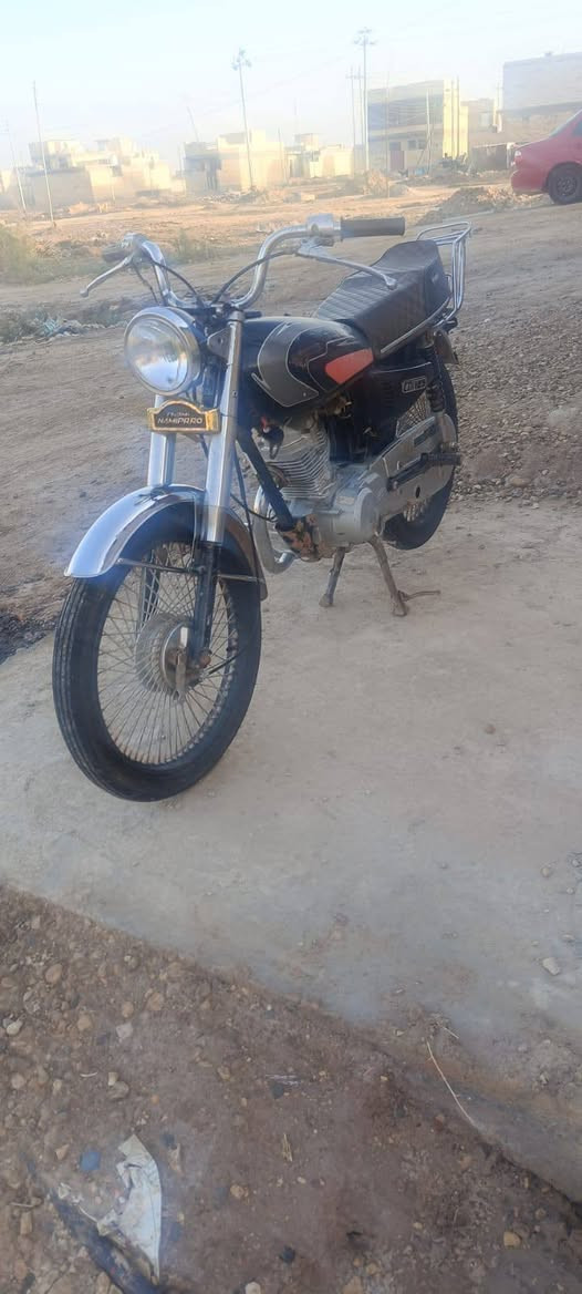 سلام عليكم  دراجه للبيع موديل 20اوراق اصولي
 عوزهه نواقص بسيطه مكان شطره 
رقم الهاتف ***********
