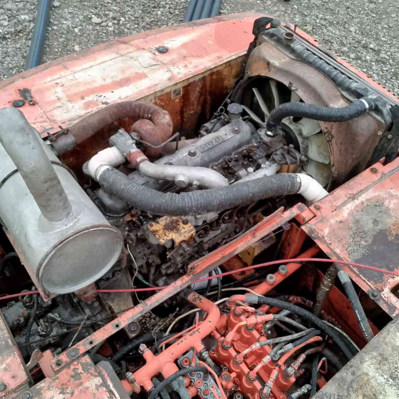 للبيع حفاره فيات هيتاشي حجم 215 رقم اربيل دولي بسمي تحويل مباشر حفاره جاهز على الشغل زناجيل نضافة جاهز ماعوزة اي نقص موديل 2000 السعر 135 و بيها مجال رقم الهاتف ***********
