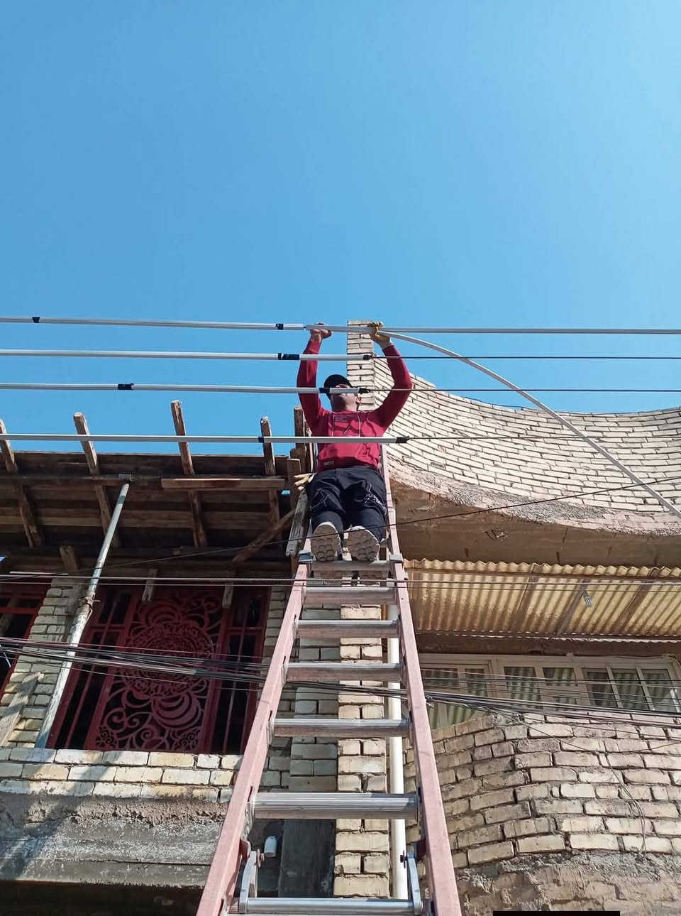 كهربائي فني عام متفرغ ***********
