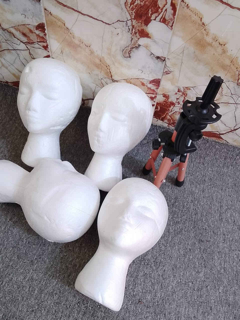 شلعه5 قطع  رؤس ملكان + ستاند  تستخدم لعرض الشعر الباروكات ولقبعات والنظارات  وغيرها مم الاكسسوارات  سعر 20 مع توصيل


**إذا كنت صاحب هذا الإعلان وتريد حذفه لأي سبب، رجاءا أرسل رسالة إلى الدعم الفني**