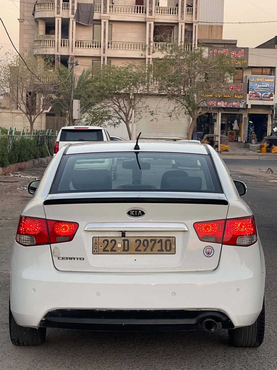 سيراتو ٢٠١٢ خليجي 
سعر ٩١ بيهة مجال شراي 
بيهة صبغ باب جملغ خلفي فقط 
موصفات تحكم ستيرن جهيتن
مانع نزلق شاير بلمري مري شفط
شاشة جبيرة كامرة حساسات خلفية 
يدات نيكل سبادر داخل لونين 
منظومة تبريد جديدة شادهة 
صدر امامي خلفي جديد
سيارة جاهزة ما بيهة اي نقص 
رقم اربيل جديد تحويل ثاني يوم بسمي 
مكان سيارة بغداد الشعب 
رقمي ***********
